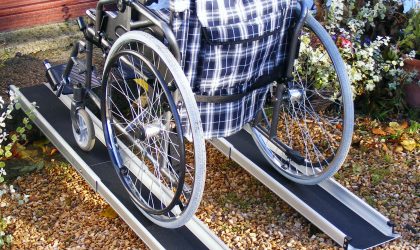 Prenosné zasúvacie rampy pre invalidné vozíky